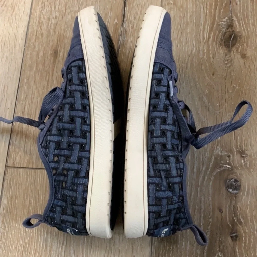 Koolaburra By Ugg Kellen Low Lace Sneaker Blue